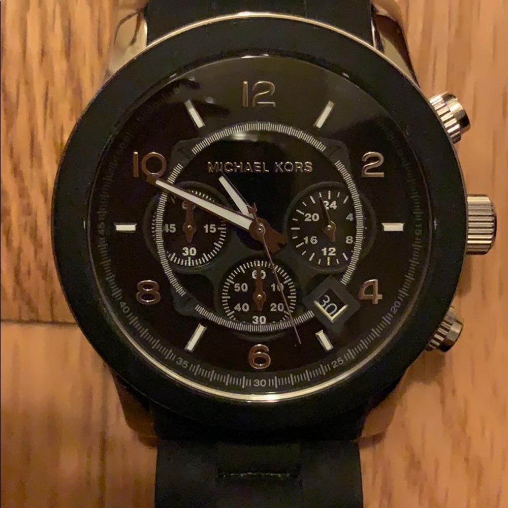 Michael Kors Runway Chronograph watch!